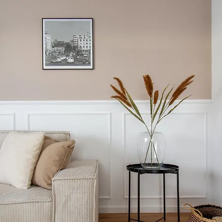 Penthouse-ferienwohnung Mit Dachterrasse Wlan Smart-tv Ueberdachter Parkplatz Wallbox Lägenhet