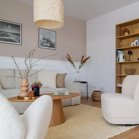 Penthouse-ferienwohnung Mit Dachterrasse Wlan Smart-tv Ueberdachter Parkplatz Wallbox *