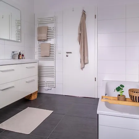 Apartmán Penthouse-ferienwohnung Mit Dachterrasse Wlan Smart-tv Ueberdachter Parkplatz Wallbox