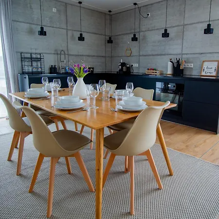 Penthouse-ferienwohnung Mit Dachterrasse Wlan Smart-tv Ueberdachter Parkplatz Wallbox Wolfsburg