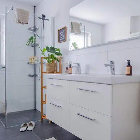 Penthouse-ferienwohnung Mit Dachterrasse Wlan Smart-tv Ueberdachter Parkplatz Wallbox וולפסבורג