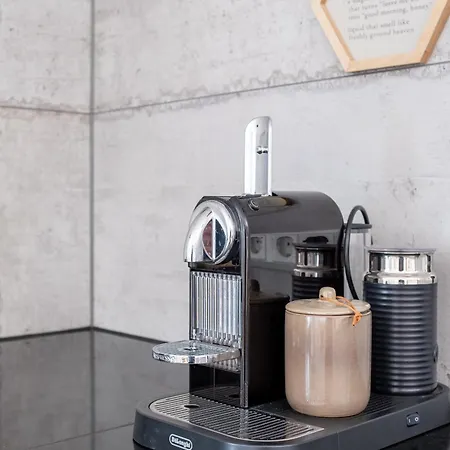 Penthouse-ferienwohnung Mit Dachterrasse Wlan Smart-tv Ueberdachter Parkplatz Wallbox