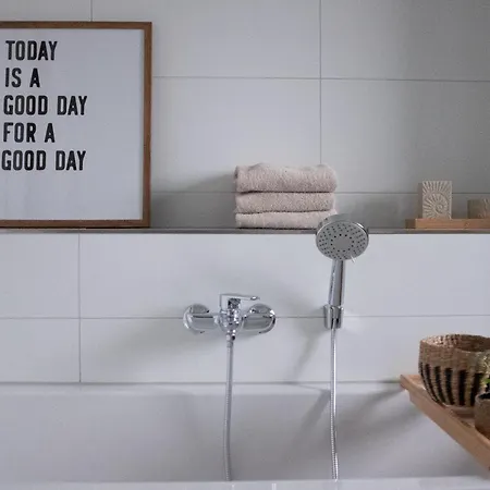 Apartmán Penthouse-ferienwohnung Mit Dachterrasse Wlan Smart-tv Ueberdachter Parkplatz Wallbox