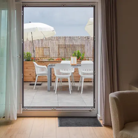 Penthouse-ferienwohnung Mit Dachterrasse Wlan Smart-tv Ueberdachter Parkplatz Wallbox Apartmán *