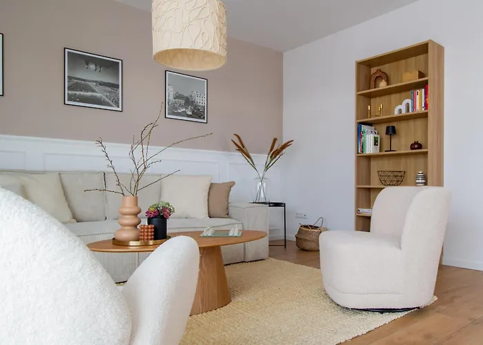 Penthouse-ferienwohnung Mit Dachterrasse Wlan Smart-tv Ueberdachter Parkplatz Wallbox *